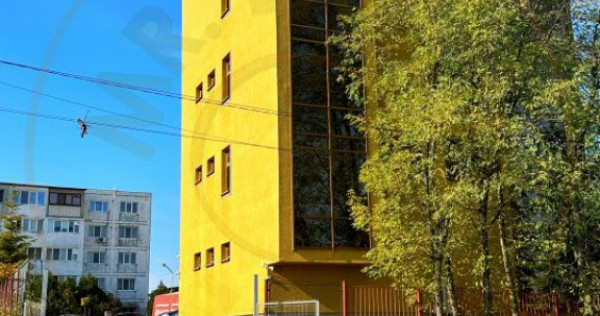 Cladire multifunctionala Pitesti cu panouri fotovoltaice