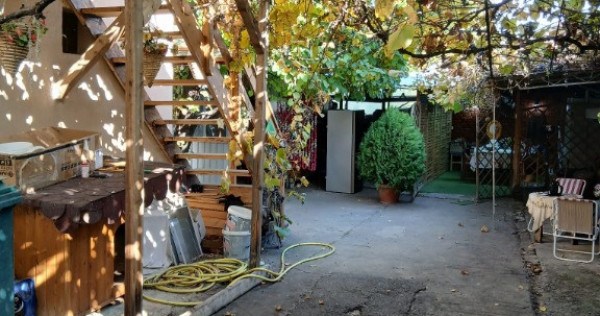 Casa din 1995 in zona CENTRALA-PRET 93000 EURO