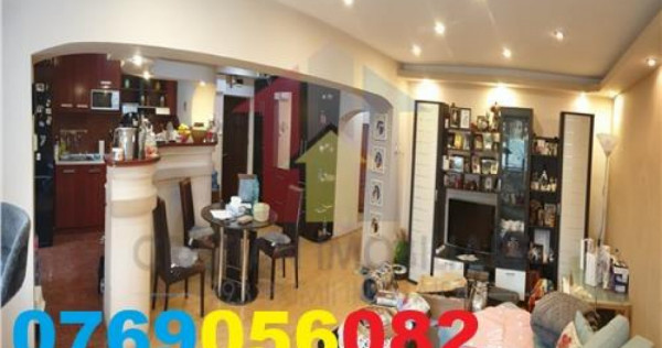 CENTRU-Bloc nou Confort 1 Decomandat 82mp 3 cam etaj 1