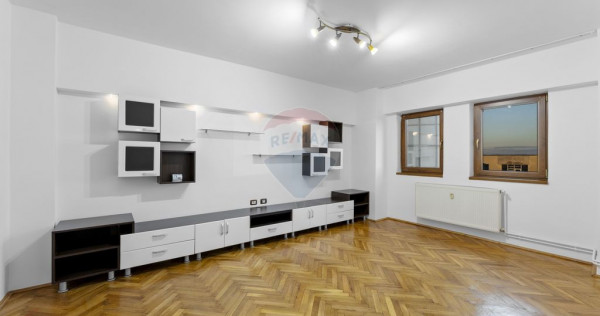 Apartament 3 camere de închiriat, 2 băi, balcon, Bdul. ...