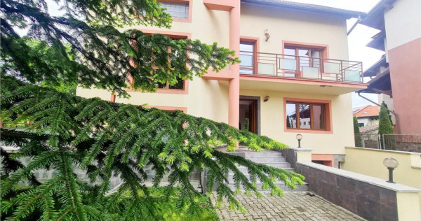 Vila Impetuoasa pe 700mp teren:Spatiu versatil pentru locuin