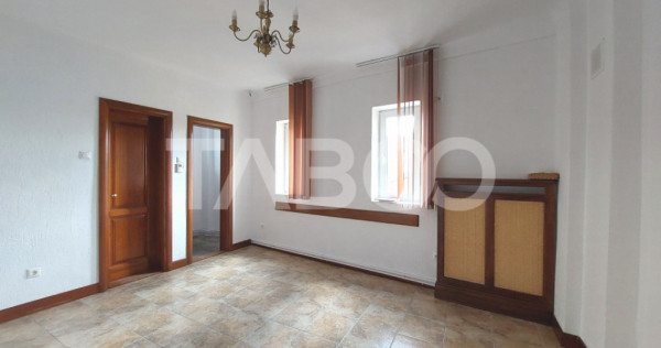 Spatiu de birou zona centrala 68 mpu 3 camere spatioase etaj