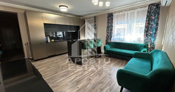 Apartament 3 camere, centrala proprie, 2 locuri de parcar...