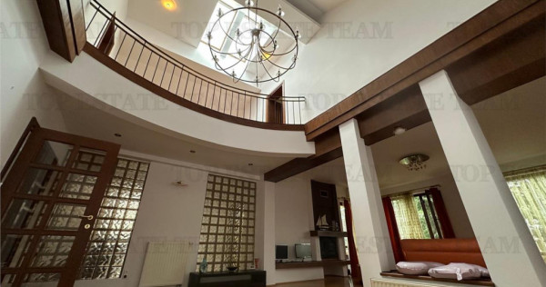 Casa/spatiu birou de inchiriat in zona Damaroaia