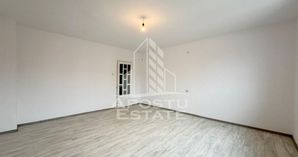 Casa 3 camere, locuri de parcare, ideala pentru firme, Ch...