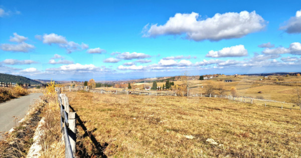 Teren parcelabil, front la strada, 3269mp, utilitati in zona
