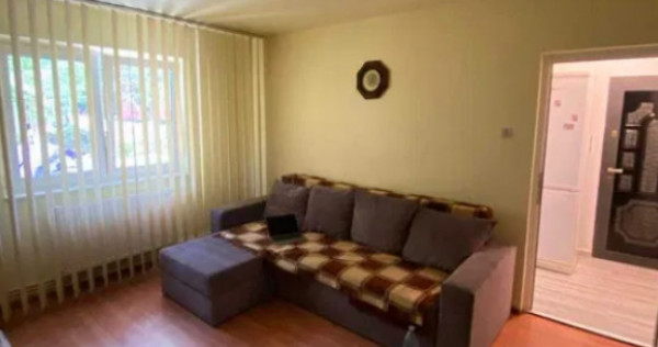 Apartament 2 camere,semidecomandat - zona Grivitei