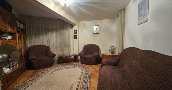 Apartament 4 camere, etaj 2 strada Ion Creanga