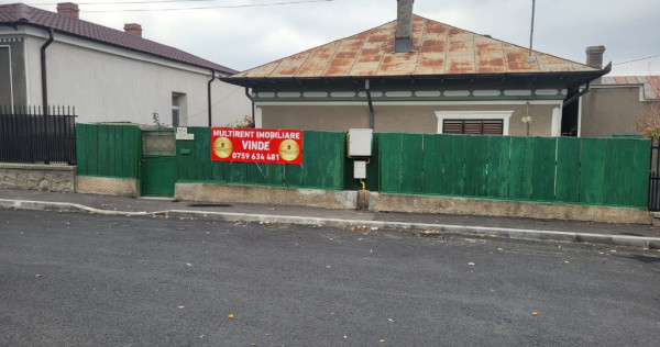 Teren cu casa de vanzare - strada Avram Iancu !