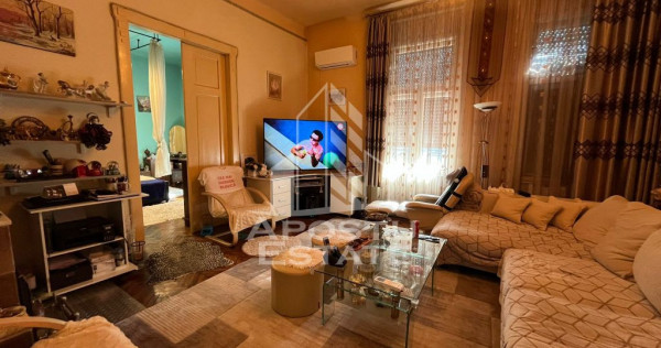 Casa individuala 7 camere, 3 bai, garaj, teren 1129 mp, z...