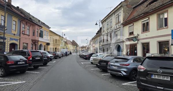 Apartament de vanzare 2 camere pretabil regim hotelier Orasu