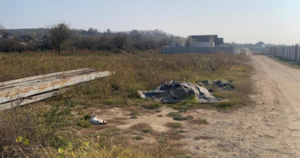 Teren intravilan, 442 mp, front 24 m, zona Plaiul Vulcanesti
