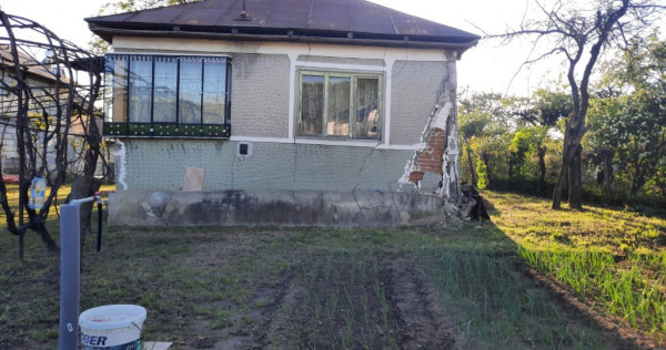 Teren cu casa demolabila in Dumbravesti, sat Sfarleanca, PH