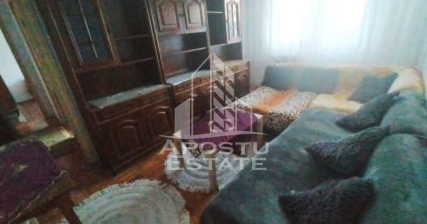 Apartament cu 4 camere, etaj intermediar, zona Dacia