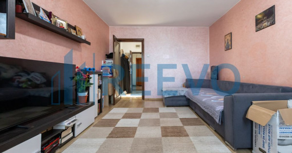 Apartament de vanzare cu doua camere, decomandat - str Co...