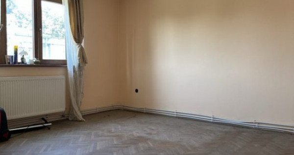 Super Pret!! Ap. 2 cam 54mp conf 1 decomandat etaj 2 Calea G