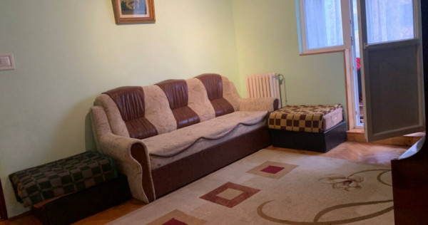 Apartament 3 camere de vânzare | Etaj 1 | Balcon | Geam la