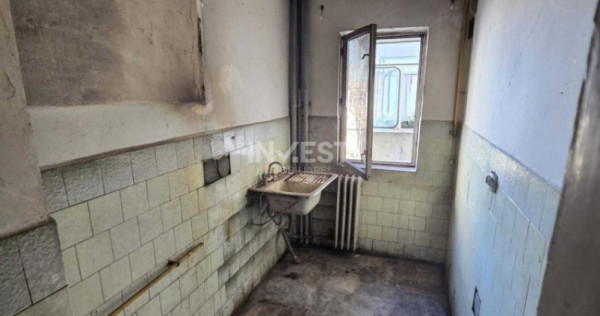 DE VANZARE-APARTAMENT 2 CAMERE-DECOMANDAT-MIRCEA CEL BATRAN