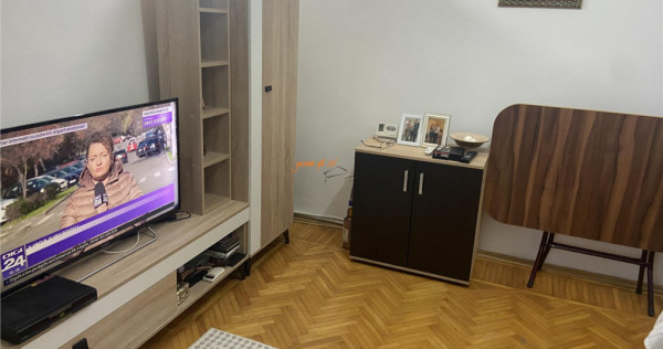 Apartament 3 camere , zona cartier Sud ,et 2/4 , decomandat