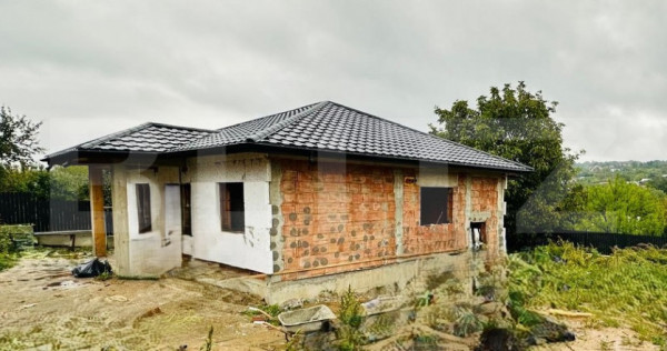 Casa plan parter 4 camere și beci in Barnova