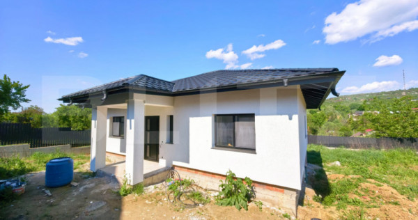 Casa plan parter 4 camere și beci in Barnova