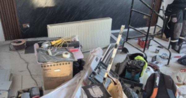 Garsoniera la Cheie, zona Calarasilor Viziru, etaj 6.