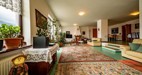 Pensiune:3 km de Castelul Bran, 2.900mp teren, aviz ISU, pre