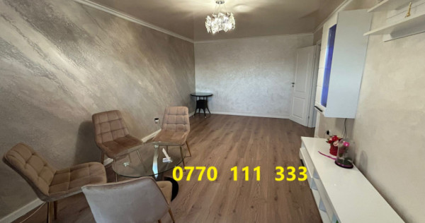 - Apartament 2 camere, zona Bariera, etaj intermediar.