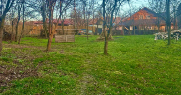 Teren intravilan 1.250 mp, drept, deschidere >20 ml, &ndash; Dra