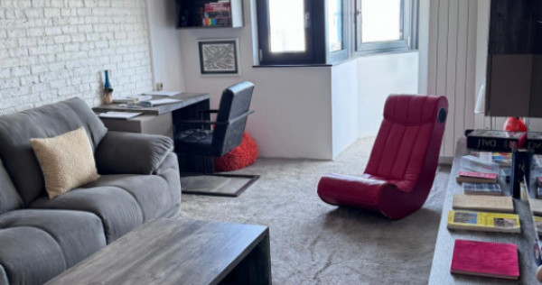 Apartament 3 camere decomandat, vedere spre mare, la 5 minut