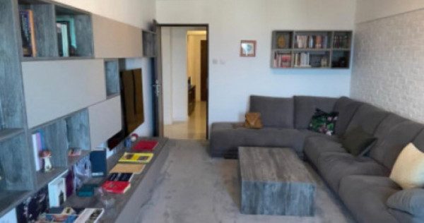 Apartament 3 camere decomandat, vedere spre mare, la 5 minut