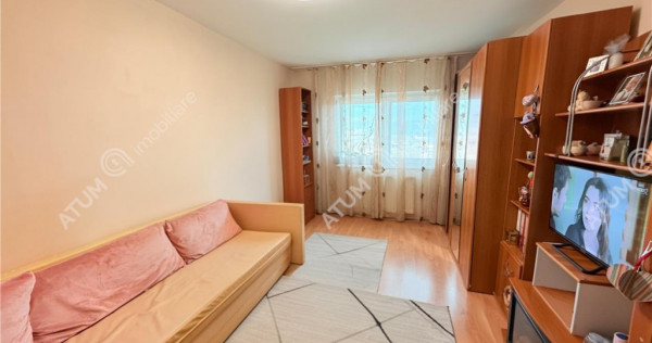 Apartament cu 3 camere decomandate 63 mp utili camara si deb