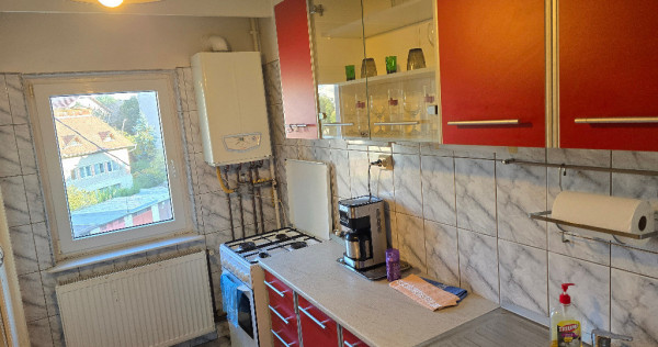 Inchiriez apartament 2 camere decomandat in Deva, I. Maniu, mobilat