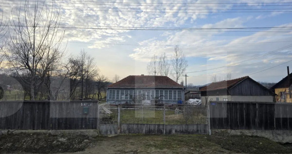 Casă bătr&acirc;nească cu teren generos &icirc;n Bucecea