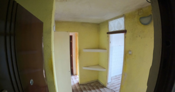 Oportunitate de Investiție: Apartament cu Două Camere deco