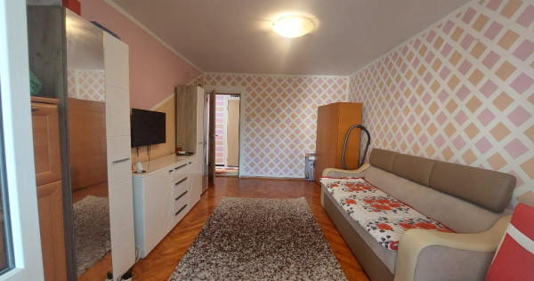 Apartament cu 3 camere, decomandat, Tractorul