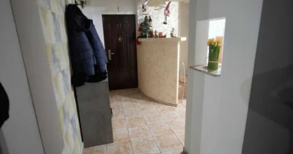 Apartament Cu 2 Camere Decomandate Zona Burdujeni