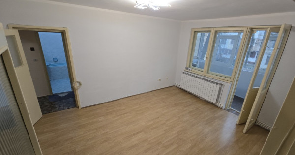 PROPRIETAR | apartament 3Camere | Micro 17 | Et. 1 | Str. Barboși | B2
