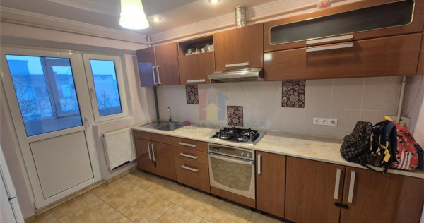 LIBER 3 camere, confort 1 decomandat, Mobilat Obor