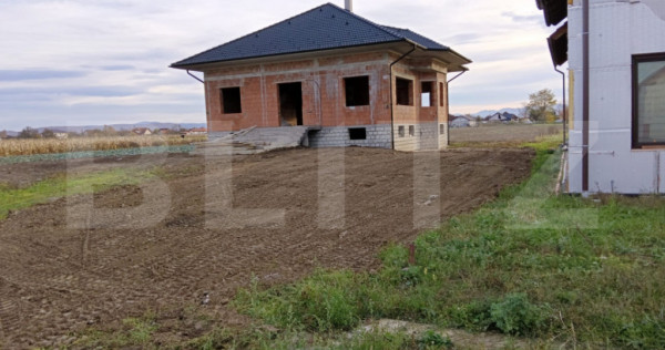 Casă de v&acirc;nzare 400mp&ndash; Halmeu | teren generos de 27 arii