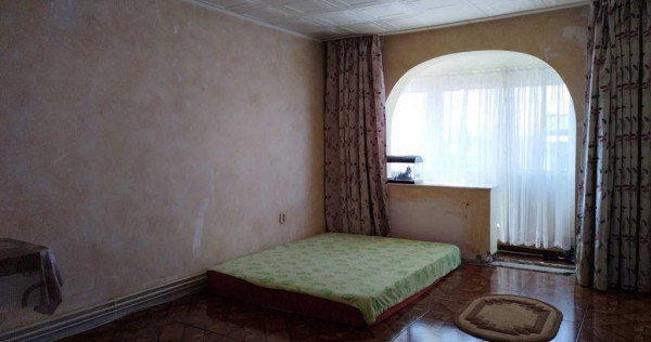 Apartament 4 camere decomandat Tractorul