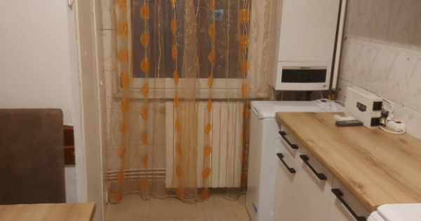 Apartament 3 camere de inchiriat, in zona Tomis Nord - Const