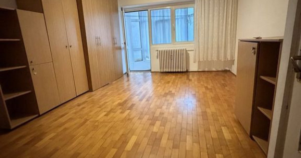 Garsoniera Decomandata 41 mp - 5 min Metrou Costin Georgian