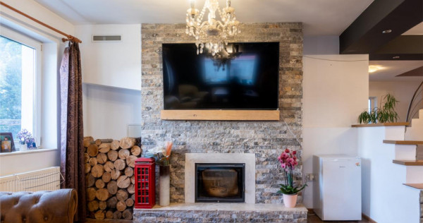 Film! Resedinta cu personalitate,piscina, comod amplasament,