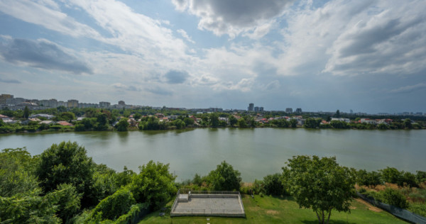APARTAMENT CU TERASA GENEROASA SI VEDERE UNICA CATRE LAC