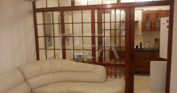 2 camere, Matei Voievod, decomandat, etaj 1, an 2008