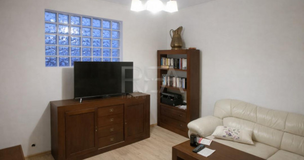 2 camere, Vatra Luminoasa, decomandat, centrală, etajul 1,