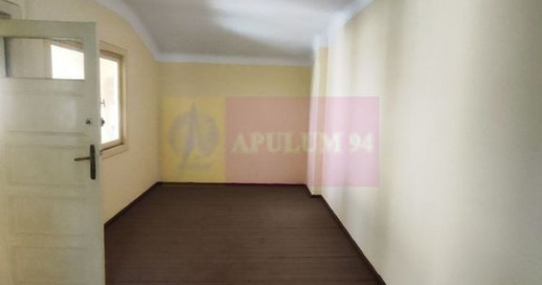 Apartament 2 Camere Dacia NECESITA RENOVARE CLADIRE INTER...