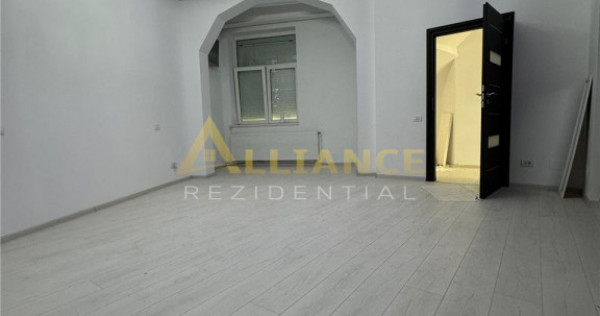 4 Camere Ultracentral - Universitate - 12 Minute Metrou