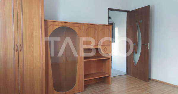 Apartament 2 camere decomandate 35 mp parter zona Stejarului